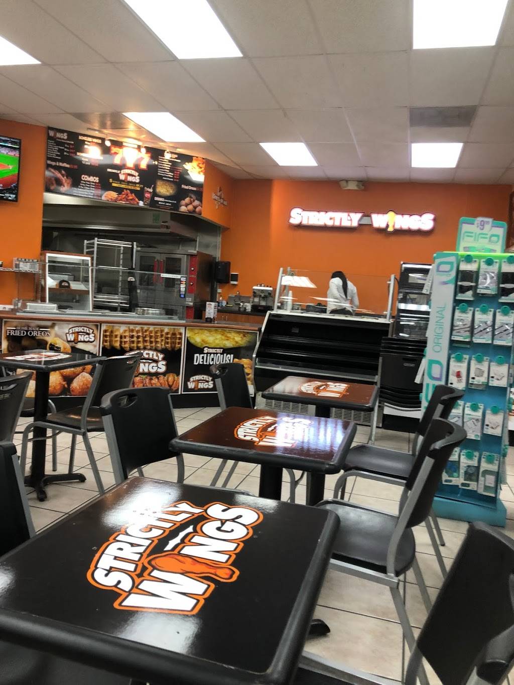 Strictly Wings | restaurant | 8881 Pembroke Rd, Pembroke Pines, FL 33025, USA | 9544372700 OR +1 954-437-2700