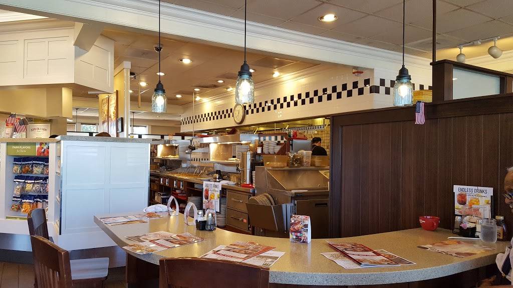 Bob Evans | restaurant | 2254 Pipestone Rd, Benton Harbor, MI 49022, USA | 2699250004 OR +1 269-925-0004