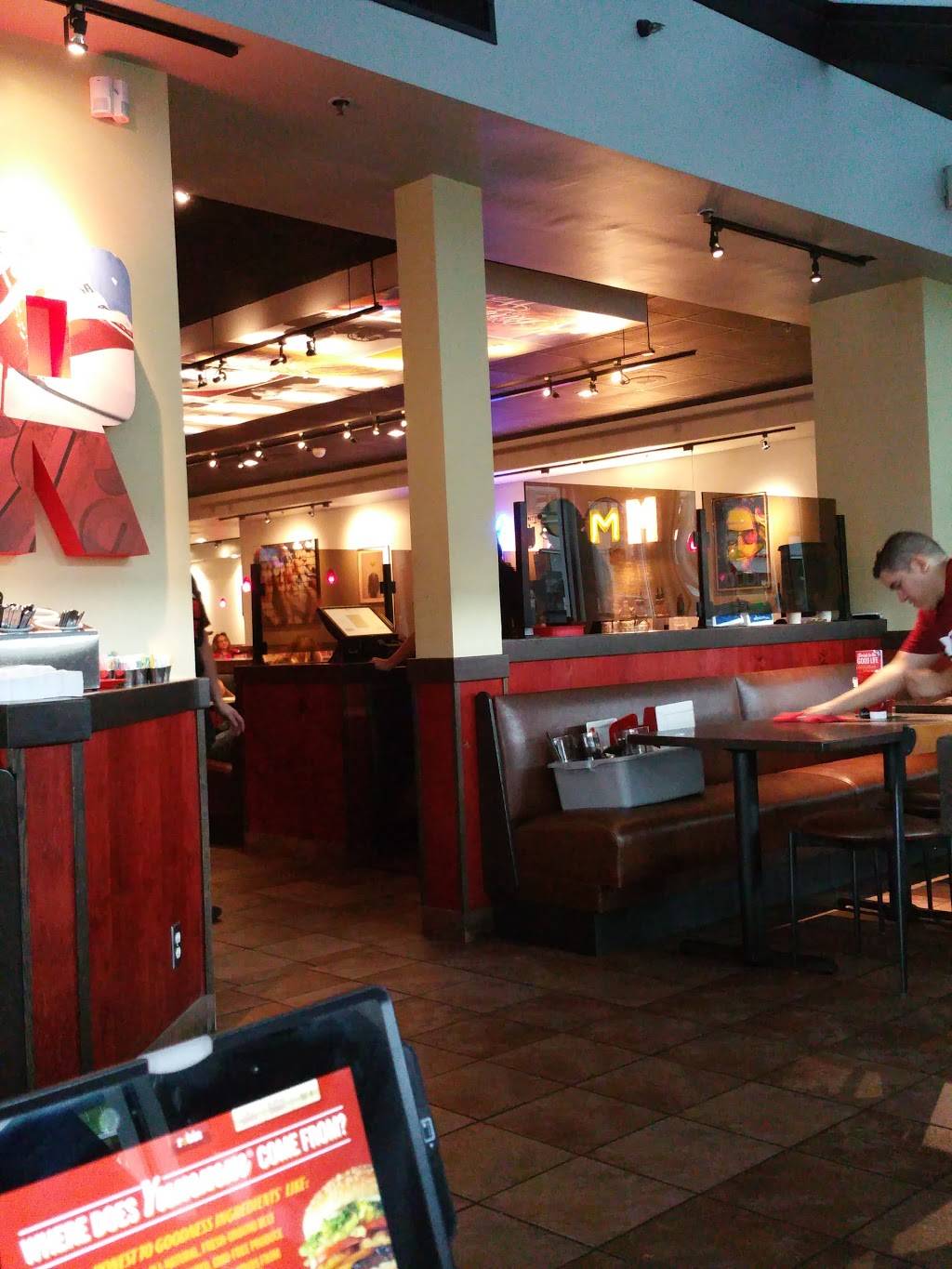 Red Robin Gourmet Burgers and Brews | restaurant | 1233 W Avenue P Suite 301, Palmdale, CA 93551, USA | 6612741773 OR +1 661-274-1773