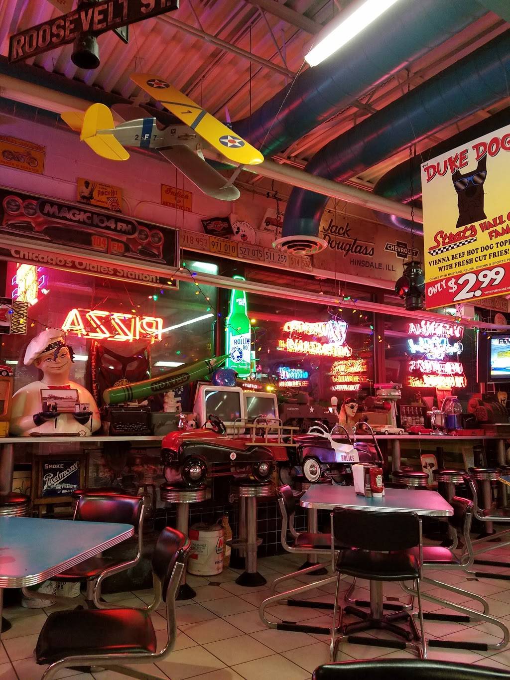 Strats | restaurant | 231 North Ave, Villa Park, IL 60181, USA | 6308320435 OR +1 630-832-0435