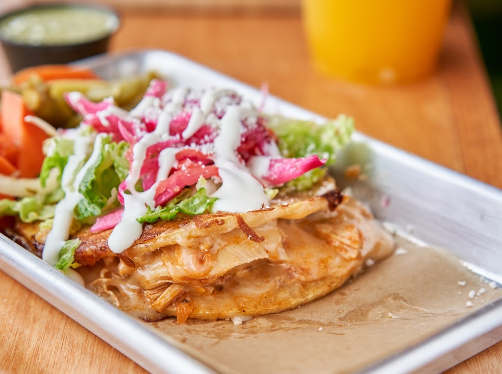 Que Onda Tacobar | restaurant | 112 Nut Tree Pkwy, Vacaville, CA 95687, USA | 7074463052 OR +1 707-446-3052