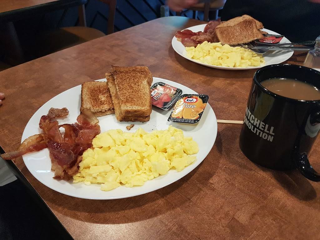 Mom And Pops | restaurant | 262 The Esplanade, Toronto, ON M5A 4J6, Canada | 4163646996 OR +1 416-364-6996