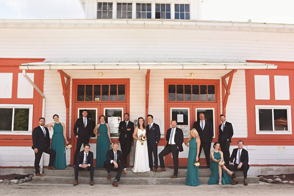 ICC - Waterfront Restaurant, Bar & Ballroom | restaurant | E1171 County Q, Waupaca, WI 54981, USA | 7152583332 OR +1 715-258-3332