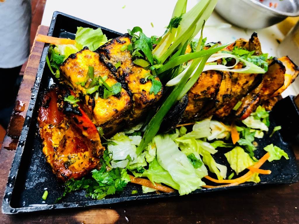 Desi Bar & Grill | restaurant | 925 Rathburn Rd E, Mississauga, ON L4W 4C3, Canada | 9052326788 OR +1 905-232-6788