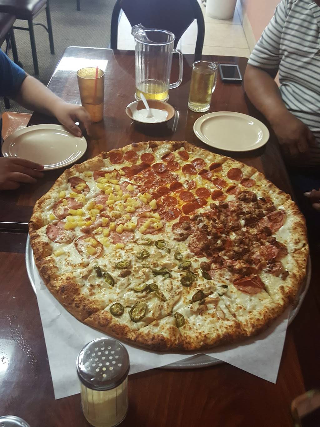 Lamppost Pizza | restaurant | 3290 Northgate Blvd, Sacramento, CA 95833, USA | 9169292222 OR +1 916-929-2222
