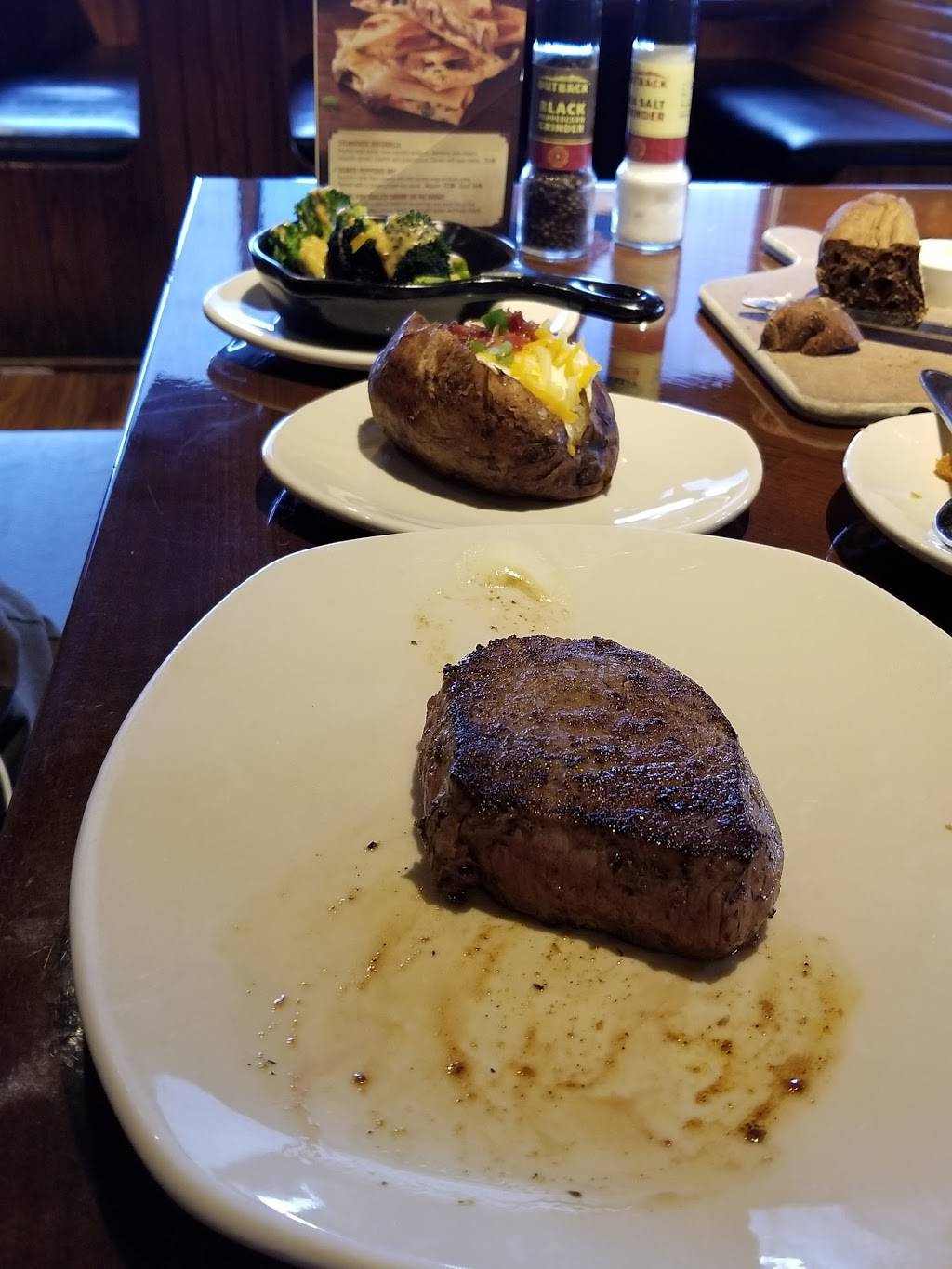 Outback Steakhouse | restaurant | 110 Montrose W Ave, Akron, OH 44321, USA | 3306654849 OR +1 330-665-4849