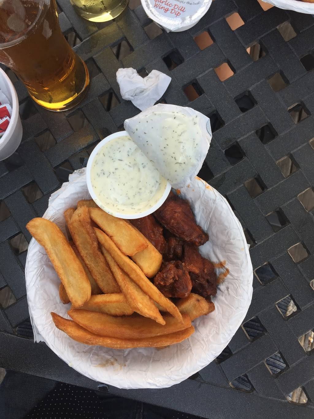 Bistro on Avenue | restaurant | 1988 Avenue Rd, Toronto, ON M5M 4Y4, Canada | 4167831928 OR +1 416-783-1928