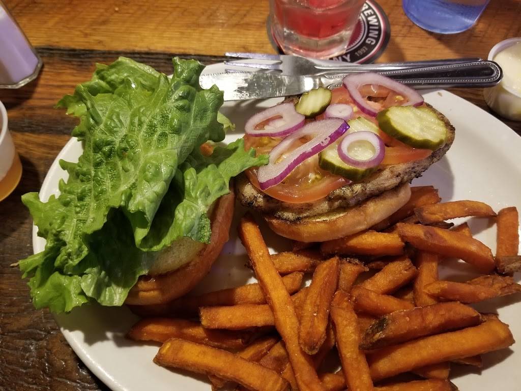 Ts Redneck Steakhouse | restaurant | 221 Evergreen Pkwy, Lebanon, MO 65536, USA | 4175323519 OR +1 417-532-3519