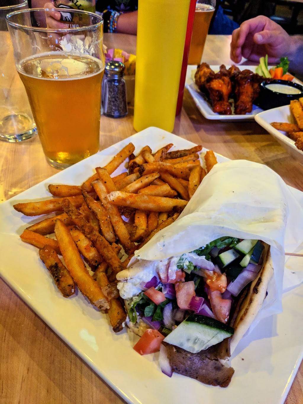 Backspin Texas Sports Bar & Grill | restaurant | 165 Hargraves Dr p100, Austin, TX 78737, USA | 5125183033 OR +1 512-518-3033