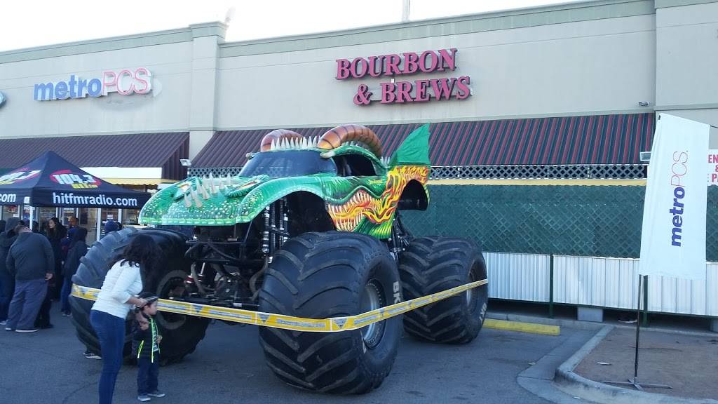 Bourbon and Brews Bar & Grille | restaurant | 2931 George Dieter Dr i, El Paso, TX 79936, USA | 9153134610 OR +1 915-313-4610