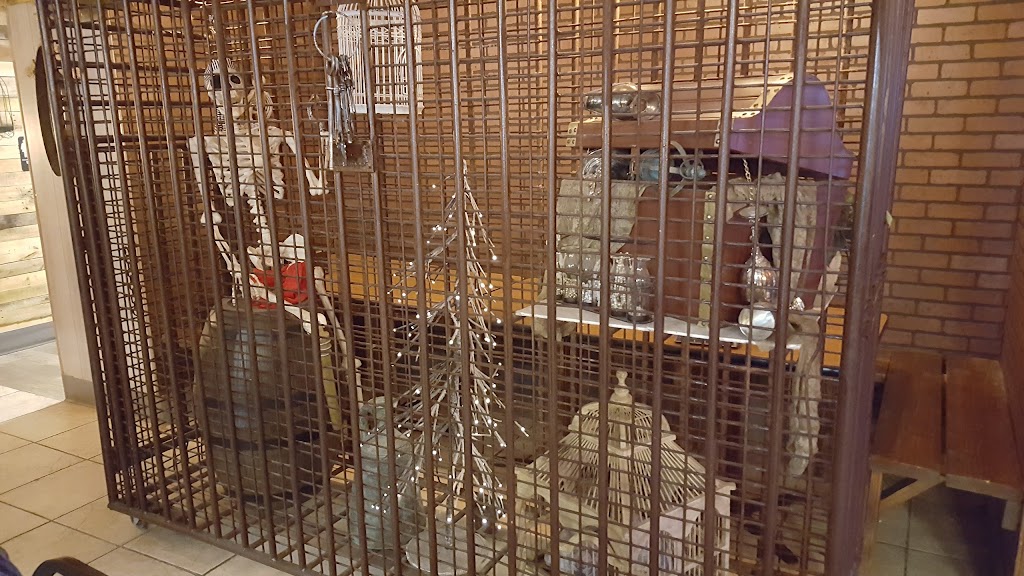 Pirates Landing a Place for food and fun | restaurant | 3113 N Moapa Valley Blvd, Moapa Valley, NV 89021, USA | 7023987511 OR +1 702-398-7511