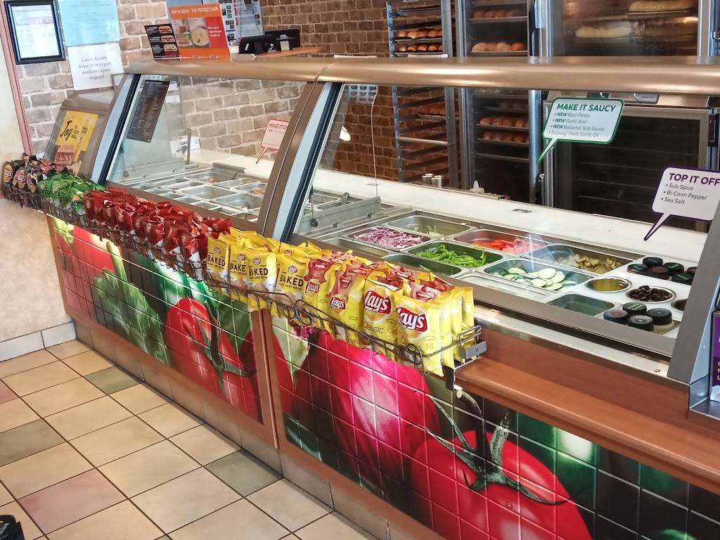 Subway | restaurant | 6464 Northwest Hwy, Dallas, TX 75214, USA | 2148909898 OR +1 214-890-9898