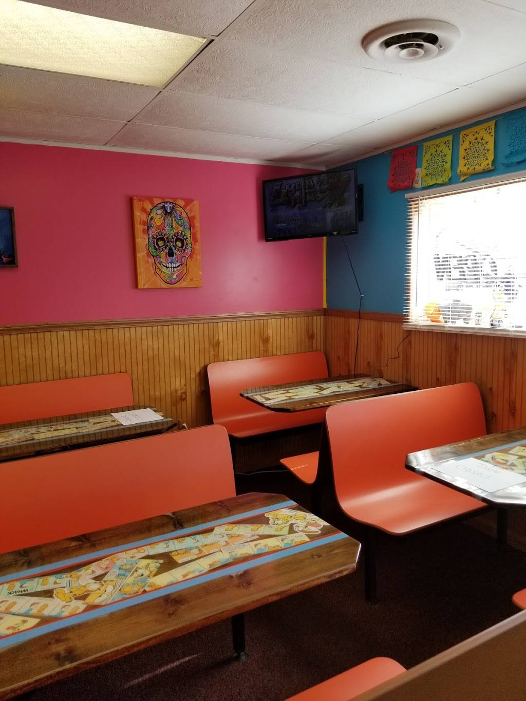 Casa Robles Taqueria | restaurant | 404 W Bremer Ave, Waverly, IA 50677, USA | 3195592928 OR +1 319-559-2928
