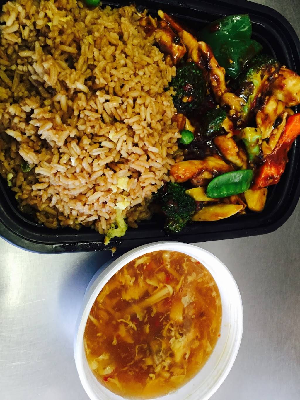 Lucky Kitchen | restaurant | 1753 Plymouth Rd, Ann Arbor, MI 48105, USA | 7347479968 OR +1 734-747-9968