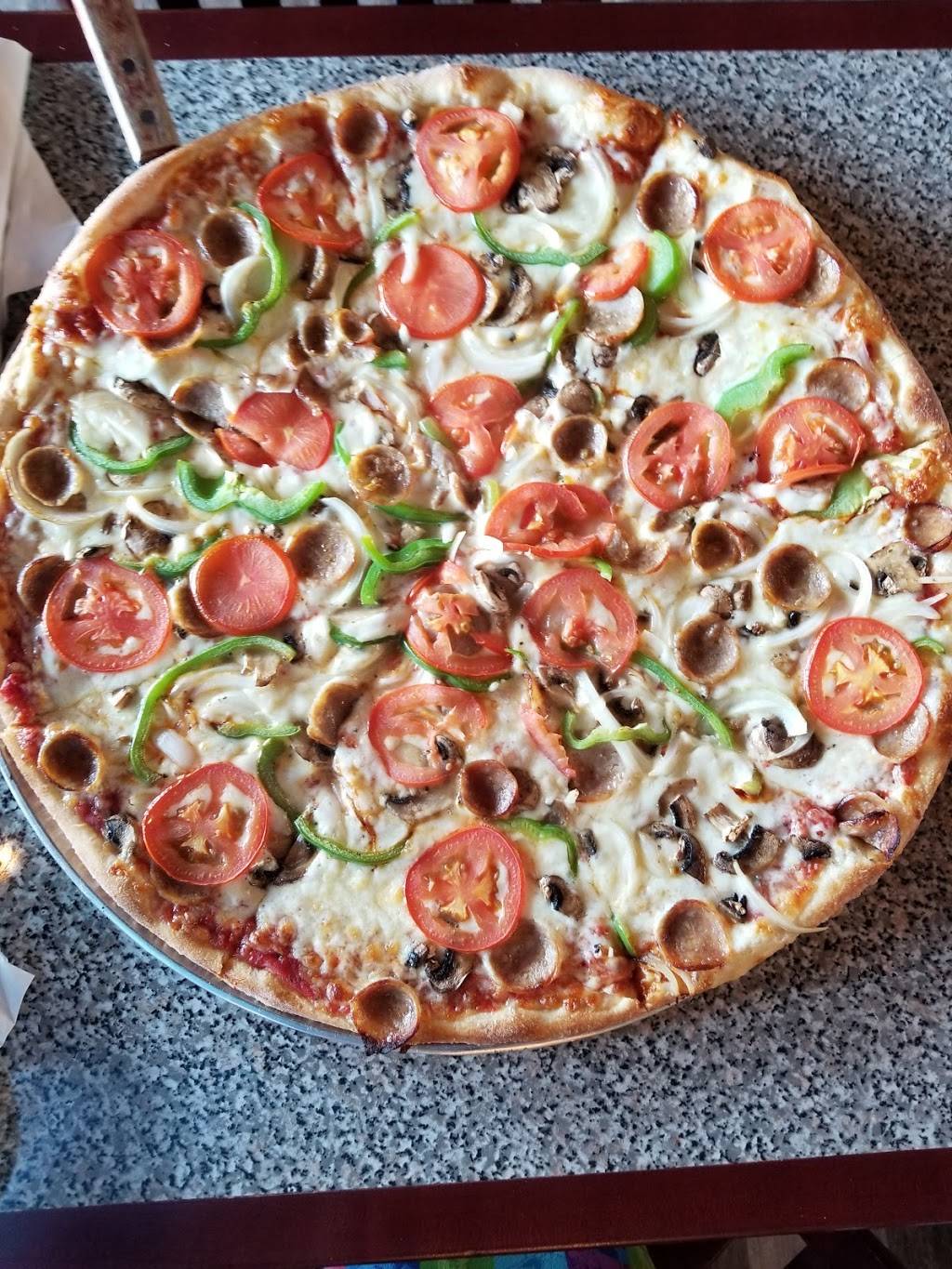 J. Dels Pizza | restaurant | 2664 Teaster Ln #104A, Pigeon Forge, TN 37863, USA | 8653663050 OR +1 865-366-3050