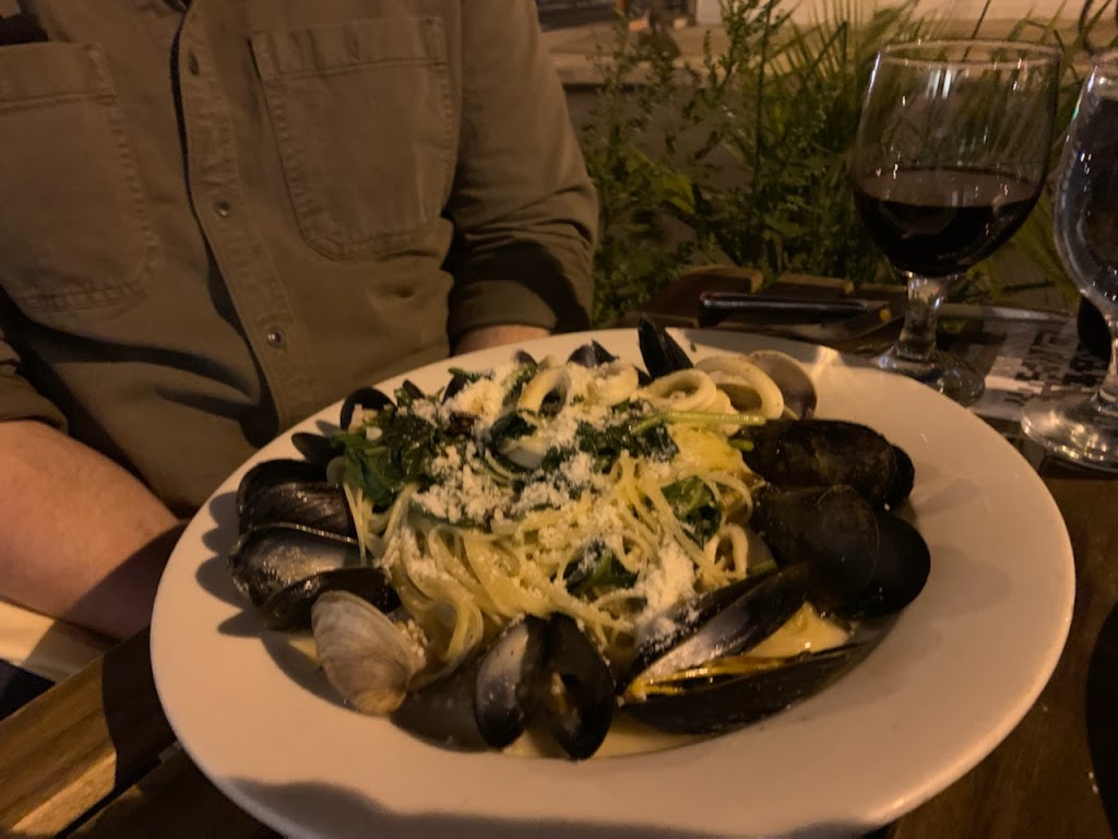 Bistro La Baia BYOB | restaurant | 1700 Lombard St, Philadelphia, PA 19146, USA | 2676871561 OR +1 267-687-1561