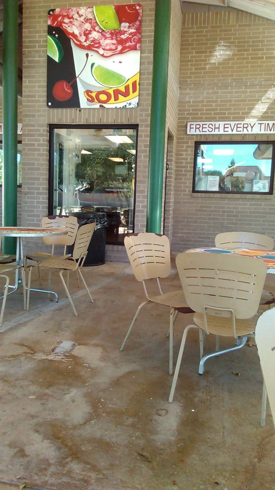 Sonic Drive-In | restaurant | 123 Dulles Ave, Stafford, TX 77477, USA | 2812618801 OR +1 281-261-8801