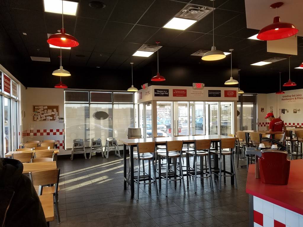 Five Guys | meal takeaway | 2800 41st St NW, Rochester, MN 55901, USA | 5072881464 OR +1 507-288-1464