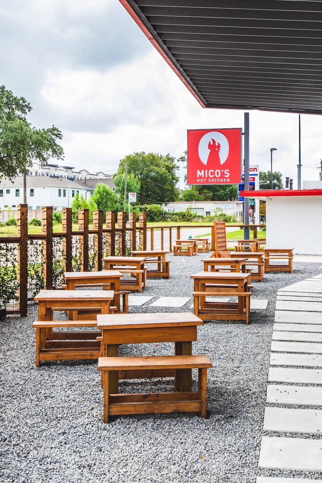 Micos Hot Chicken | restaurant | 1603 N Durham Dr, Houston, TX 77008, USA | 7134346133 OR +1 713-434-6133
