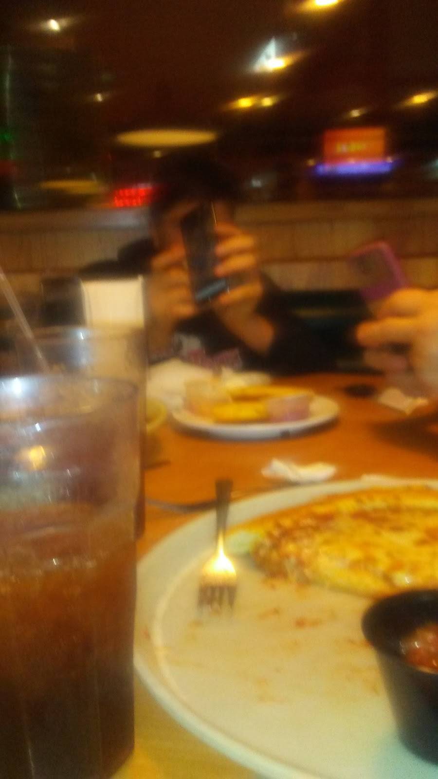 Kens Pizza | restaurant | 2105 W Main St, Prague, OK 74864, USA | 4055674944 OR +1 405-567-4944