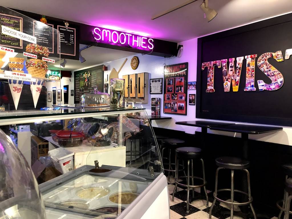 Twisted Pizza Subs And Ice Cream | restaurant | 293 Commercial St, Provincetown, MA 02657, USA | 5084876973 OR +1 508-487-6973