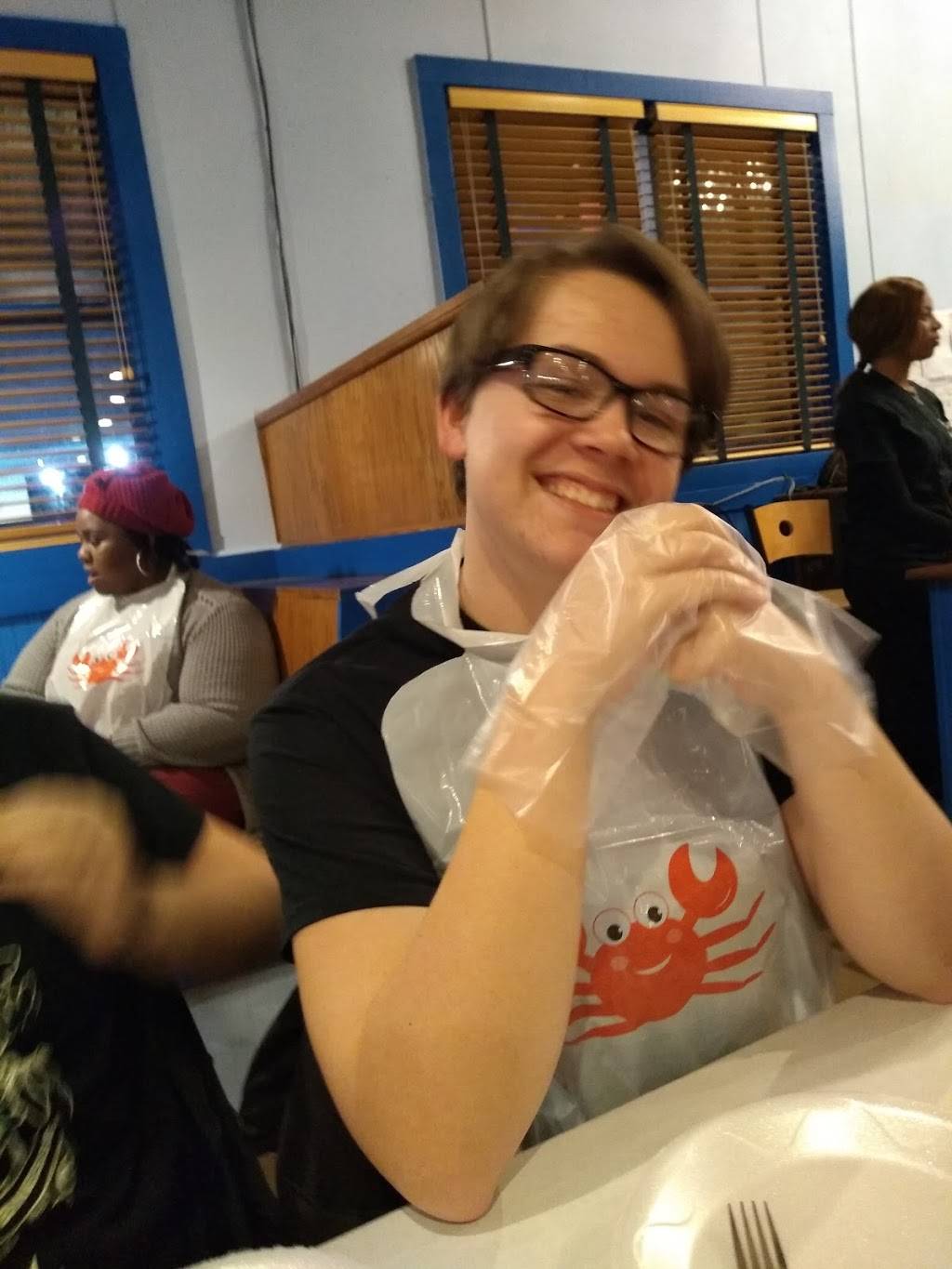 The Seafood King Bessemer | restaurant | 5060 Academy Ln, Bessemer, AL 35022, USA | 2054343766 OR +1 205-434-3766