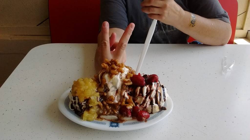 Bobs Dairyland | restaurant | 8361 US-19E, Roan Mountain, TN 37687, USA | 4237723641 OR +1 423-772-3641