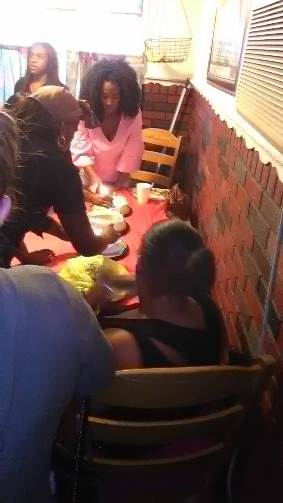 Italian Family Pizzeria | restaurant | 689 2nd Ave, Bristol, PA 19007, USA | 2157883233 OR +1 215-788-3233