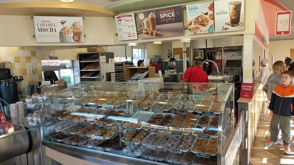 Krispy Kreme | bakery | 4842 N Broadway, Knoxville, TN 37918, USA | 8652812300 OR +1 865-281-2300