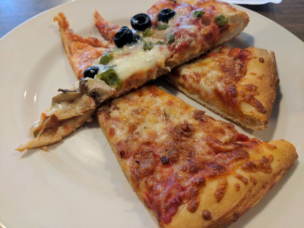 Julianos Restaurant & Catering | restaurant | 5476 Steubenville Pike, McKees Rocks, PA 15136, United States | 4127872959 OR +1 412-787-2959