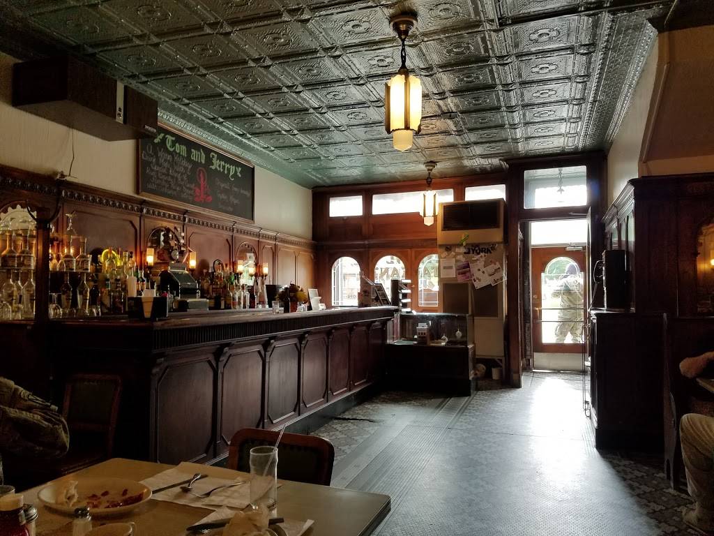 Crystal Restaurant | restaurant | 87 Public Square, Watertown, NY 13601, USA | 3157829938 OR +1 315-782-9938