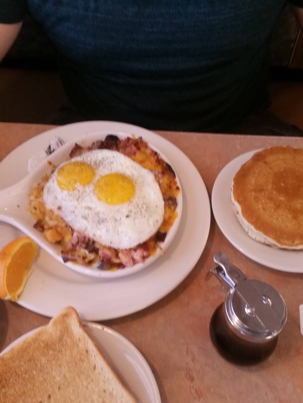 Elmhurst Family Restaurant | restaurant | 441 W Lake St, Elmhurst, IL 60126, USA | 6302790444 OR +1 630-279-0444