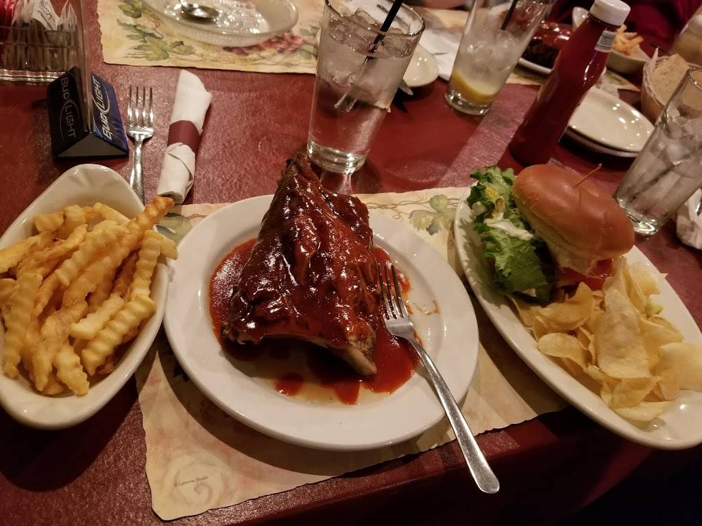 Michaels Italian Restaurant | restaurant | 528 Harrison St, Elkhart, IN 46516, USA | 5745223664 OR +1 574-522-3664