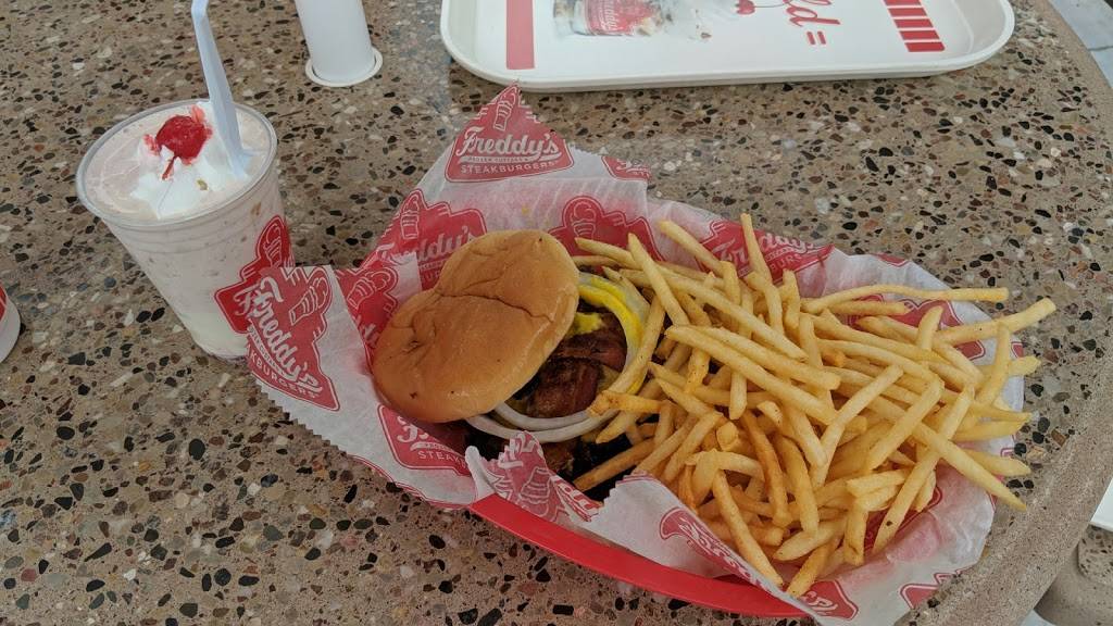 Freddys Frozen Custard & Steakburgers | restaurant | 10457 Olive Blvd, Creve Coeur, MO 63141, USA | 3148017628 OR +1 314-801-7628