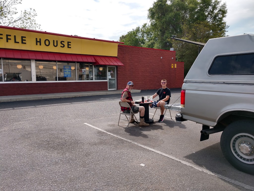 Waffle House | meal takeaway | 1907 E 9 Mile Rd, Pensacola, FL 32514, USA | 8504755943 OR +1 850-475-5943