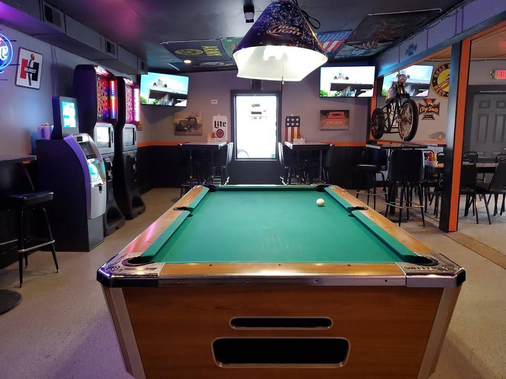 Tail Lights Tavern | restaurant | 323 Main St, Linwood, KS 66052, USA | 9133015100 OR +1 913-301-5100