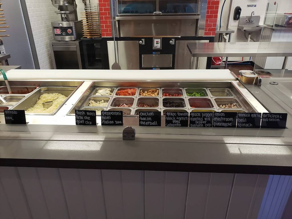 Cravin Fired Fast Pizza | restaurant | 240 Range 12 Blvd, Denham Springs, LA 70726, USA | 2252434424 OR +1 225-243-4424