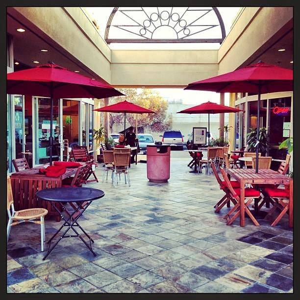 Aura Thai | restaurant | 4085 Atlantic Ave, Long Beach, CA 90807, USA | 5624263000 OR +1 562-426-3000