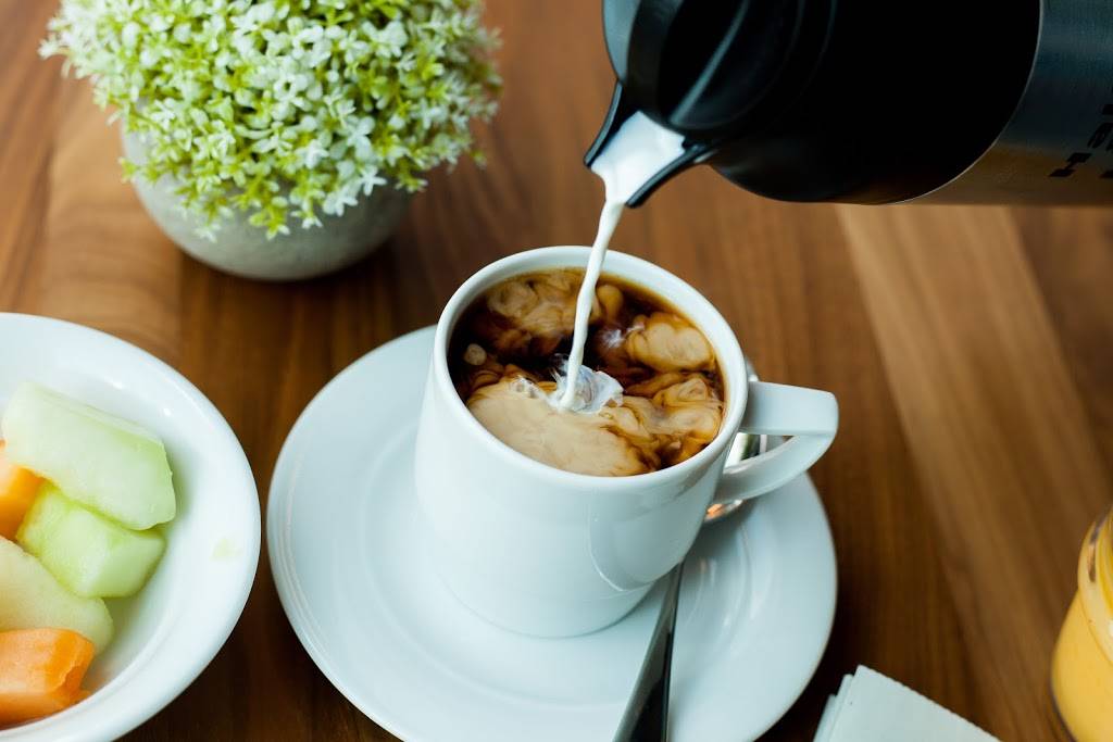 Bridges Restaurant | restaurant | 202 N Tamiami Trail, Sarasota, FL 34236, USA | 9415369107 OR +1 941-536-9107