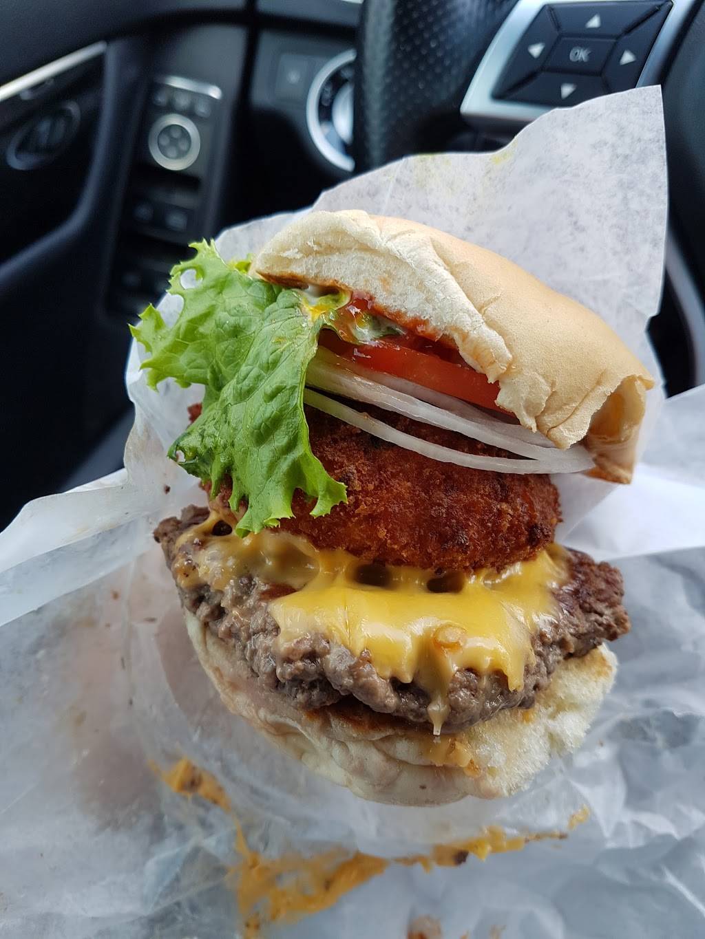 The Burgers Priest | restaurant | 129 Lakeshore Rd E, Mississauga, ON L5G 1E5, Canada | 9059907300 OR +1 905-990-7300