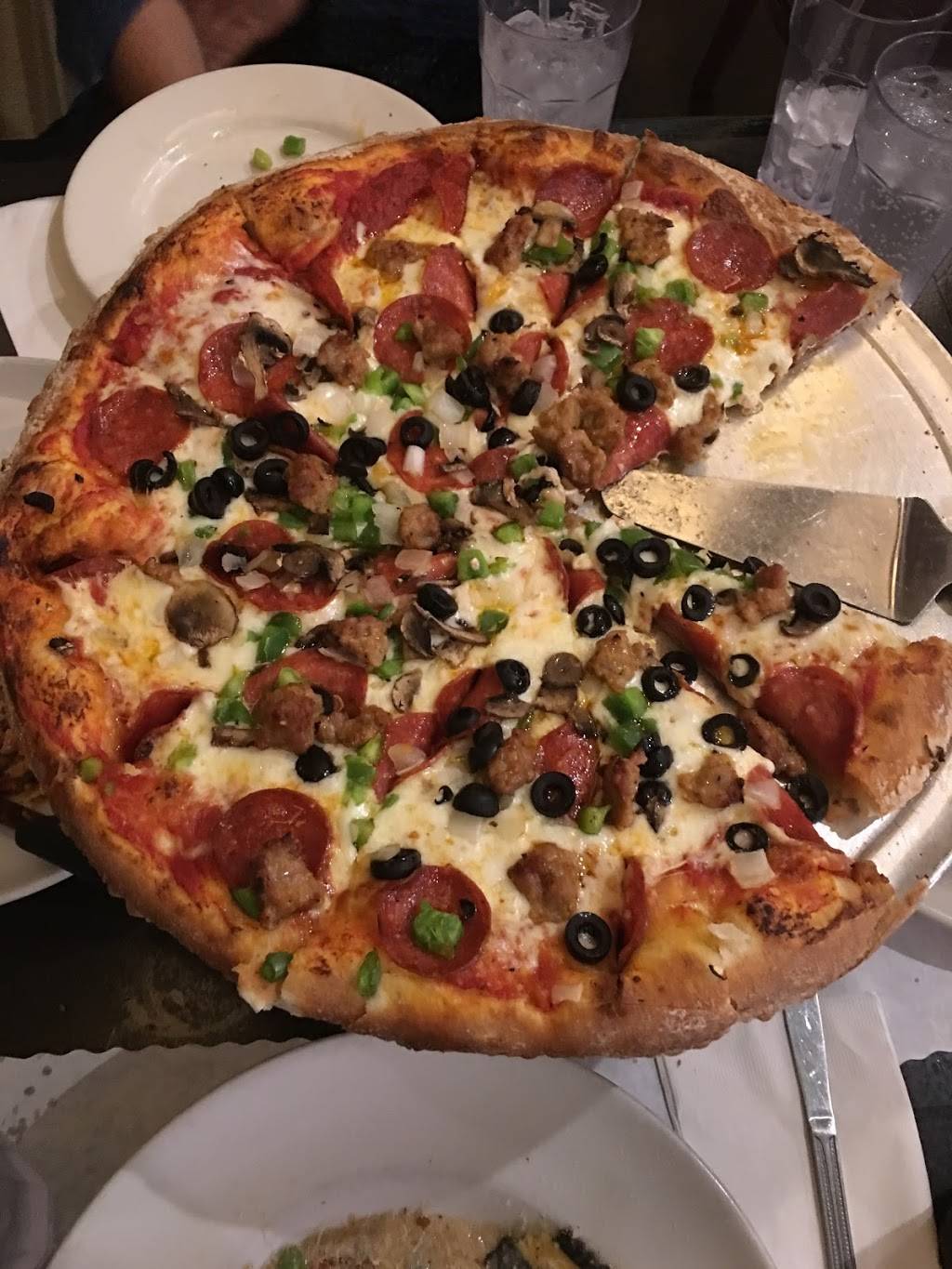 Mama Carpinos | restaurant | 22010 CA-18, Apple Valley, CA 92307, USA | 7602409664 OR +1 760-240-9664