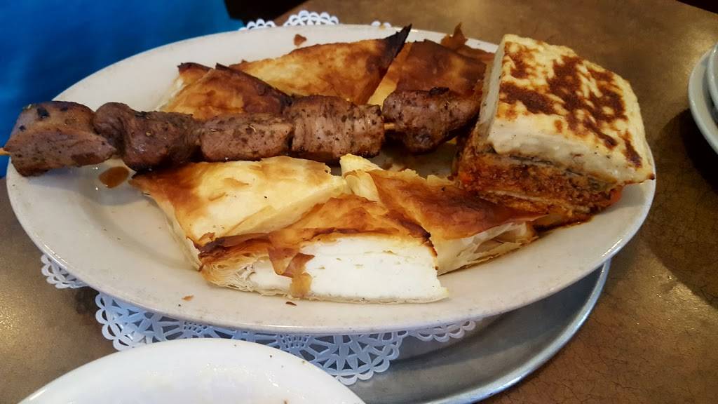 Takis Restaurant | restaurant | 1205 N 14th St, Leesburg, FL 34748, USA | 3527872344 OR +1 352-787-2344