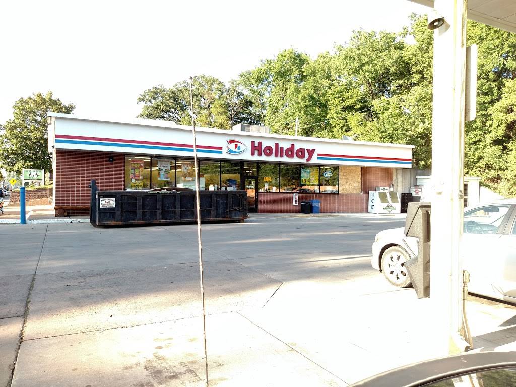 Holiday Stationstores | cafe | 202 S Washington St, St Croix Falls, WI 54024, USA | 7154833237 OR +1 715-483-3237