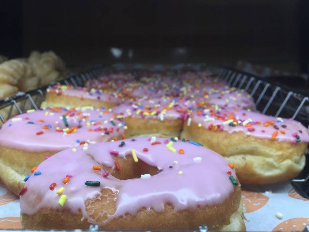 Dunkin Donuts | cafe | 6101 Highbridge Rd, Bowie, MD 20720, USA | 3012628239 OR +1 301-262-8239