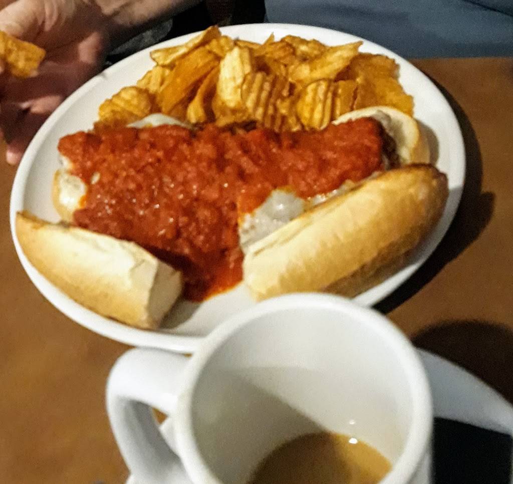 Teddy Gs Pub & Grille | restaurant | 179 Main St, Sturbridge, MA 01566, USA | 5083471900 OR +1 508-347-1900