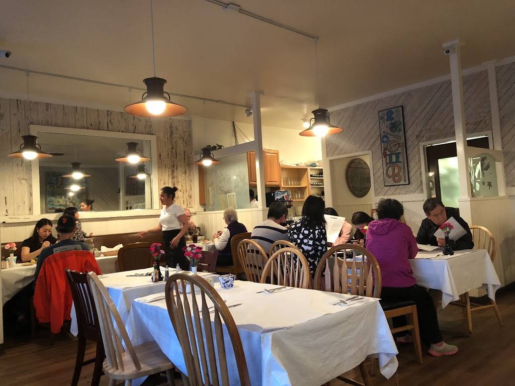 Vivolos Chowder House | restaurant | 127 Central Ave, Pacific Grove, CA 93950, USA | 8313725414 OR +1 831-372-5414