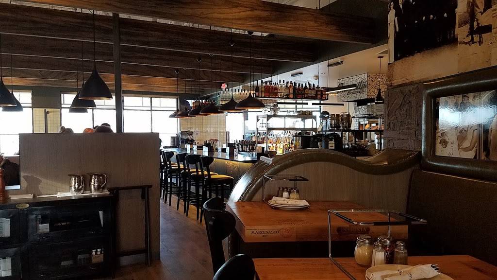 Crispellis Pizzeria - Clarkston | restaurant | 6756 Dixie Hwy, Village of Clarkston, MI 48346, USA | 2484037200 OR +1 248-403-7200