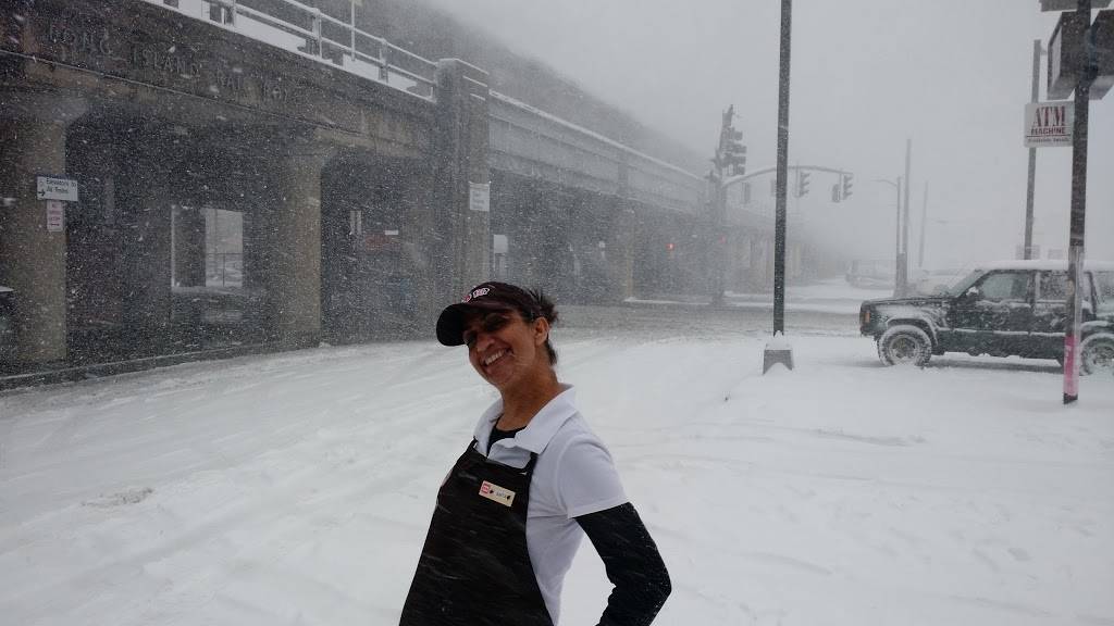 Dunkin Donuts | cafe | 24 Newbridge Rd, Hicksville, NY 11801, USA | 5169315777 OR +1 516-931-5777