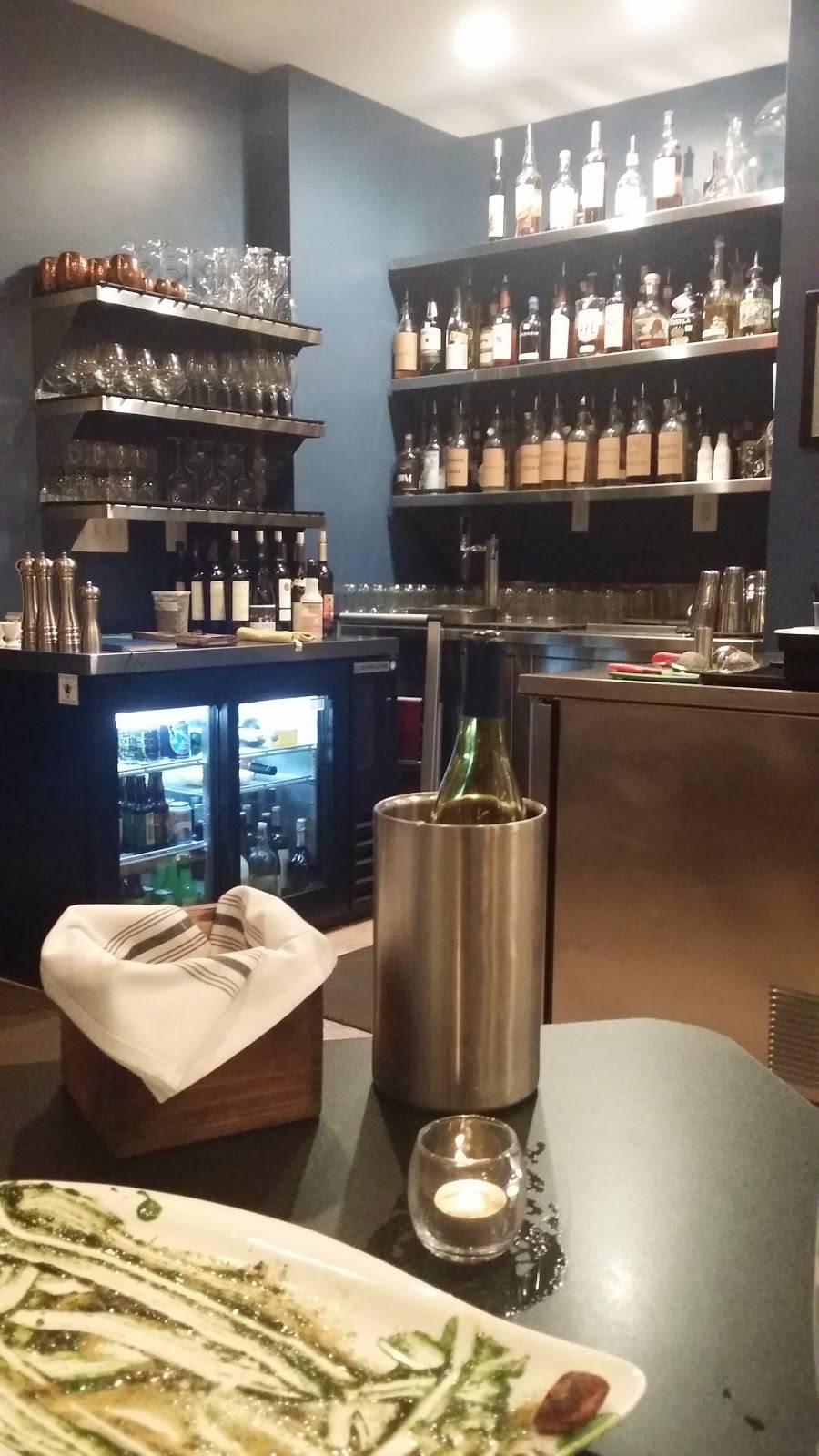 Market Table Bistro | restaurant | 13 E Broad Way, Lovettsville, VA 20180, USA | 5408223008 OR +1 540-822-3008