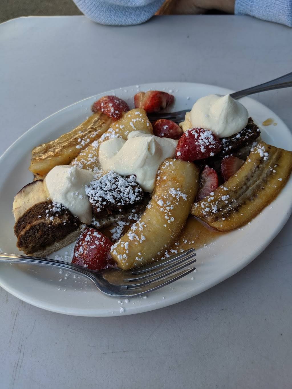 La Dolce Vita | restaurant | 12112 Mayfield Rd, Cleveland, OH 44106, USA | 2167218155 OR +1 216-721-8155